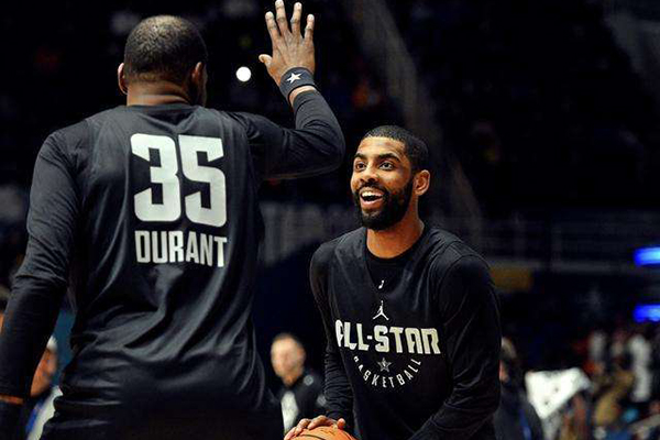 表现相对平 表现相对平