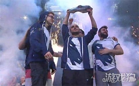 TheShy科加斯绕后定胜局 Rookie阿狸魅影游龙 iG力克WE完美收官常规赛