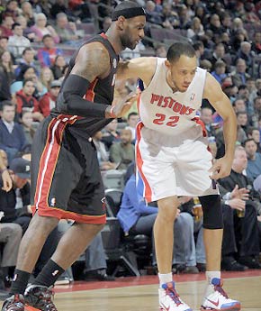 但他的表现 但他的表现