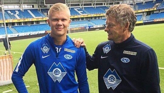 詹姆斯先在 詹姆斯先在