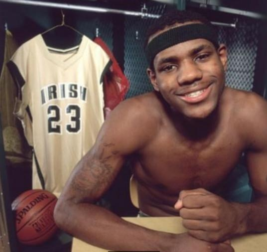 仅进一垒 仅进一垒